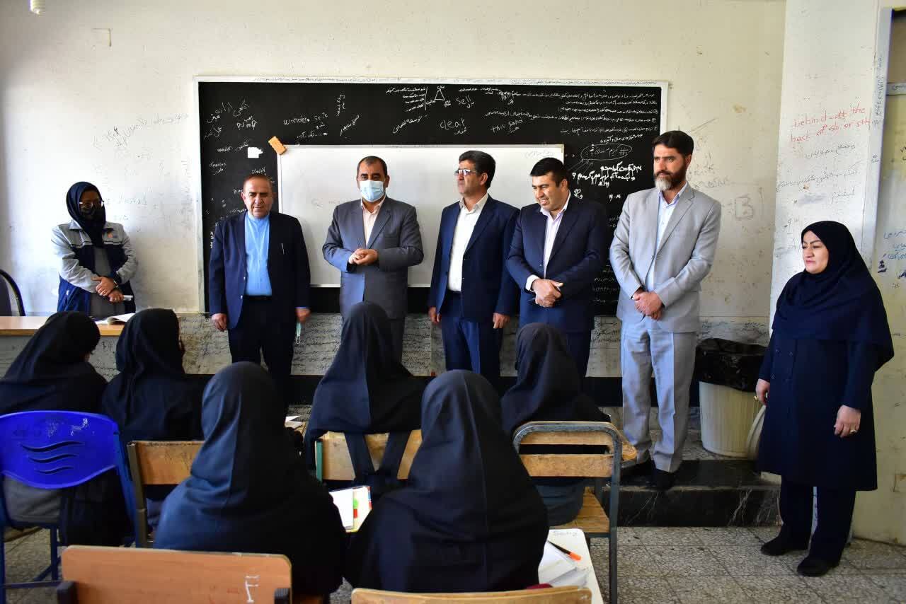 بازدید سرزده معاون سیاسی استاندار کهگیلویه و بویراحمد از مدارس شهر یاسوج