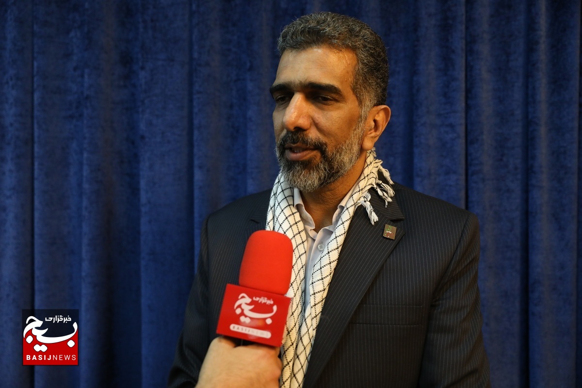 ۱۸۵ هزار پزشک بسیجی در حال خدمت به محرومان هستند ۱۸۵ هزار پزشک بسیجی در حال خدمت به محرومان هستند