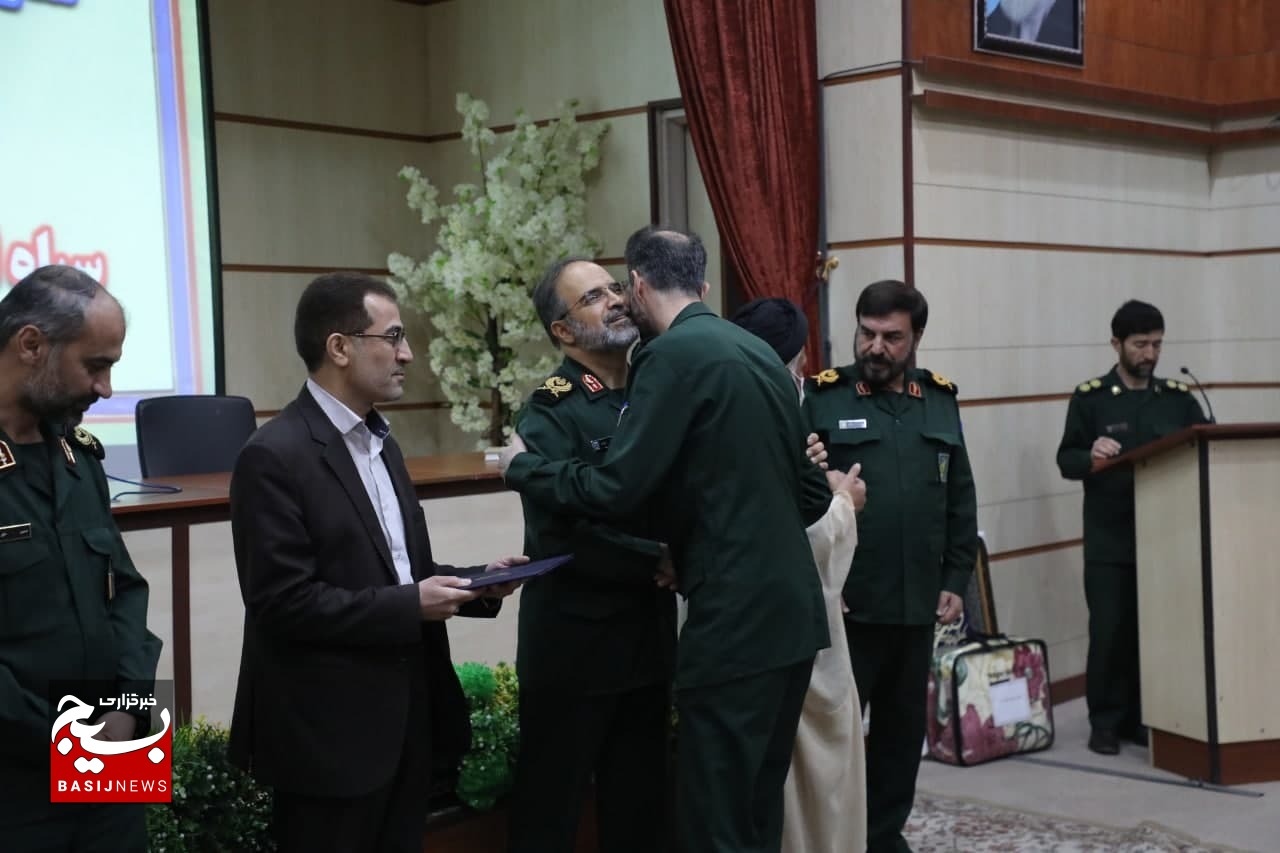 معاون بازرسی و تعالی فرماندهان سپاه استان قم معارفه شد معاون بازرسی و تعالی فرماندهان سپاه استان قم معارفه شد