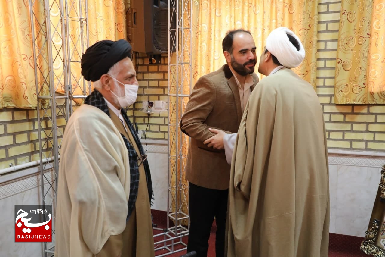 مسوول دفتر نمایندگی ولی فقیه در ناحیه بسیج دانشجویی استان قم معارفه شد مسوول دفتر نمایندگی ولی فقیه در ناحیه بسیج دانشجویی استان قم معارفه شد