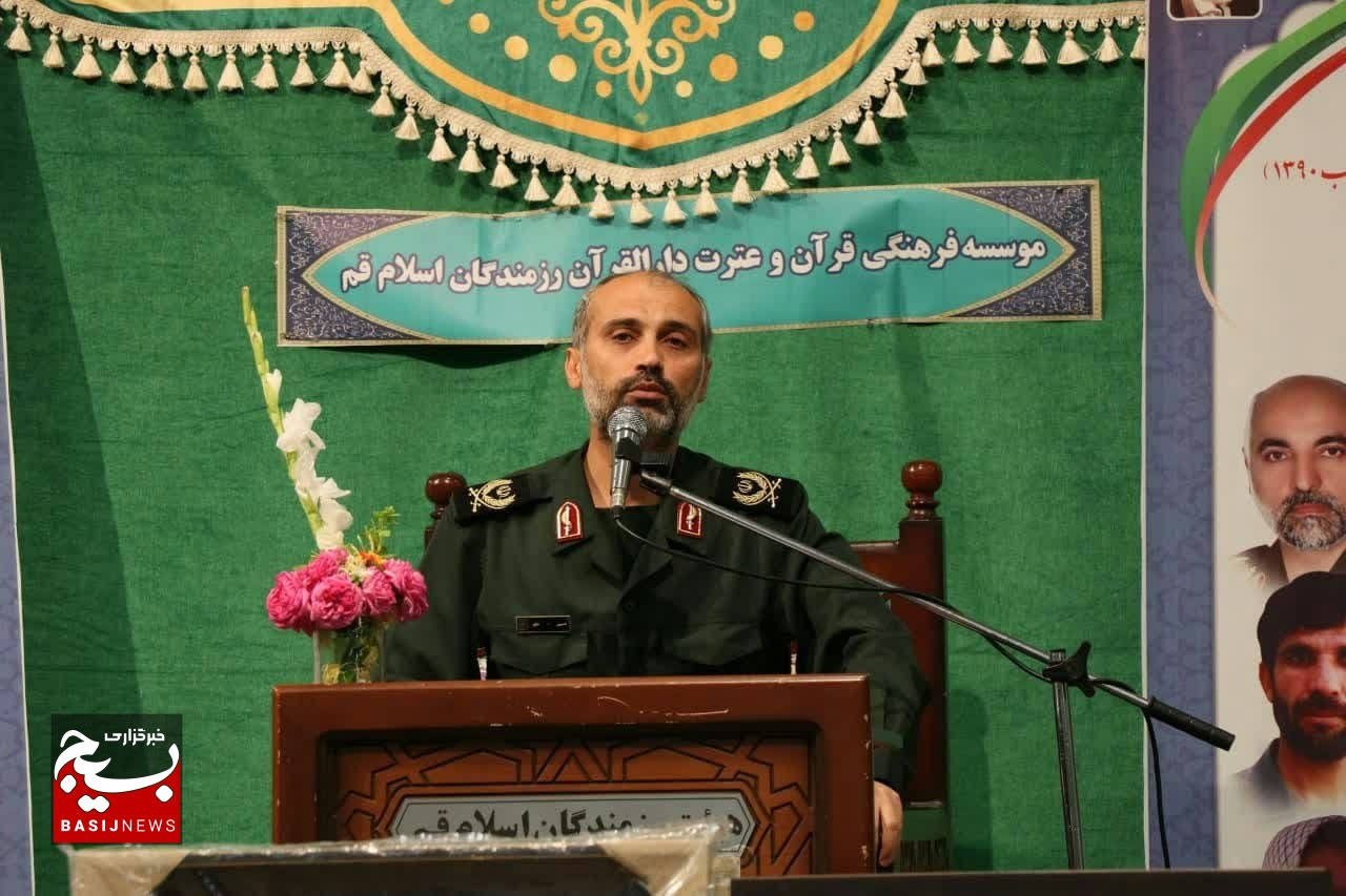 سیره و منش زندگی شهدا درس زندگی است سیره و منش زندگی شهدا درس زندگی است