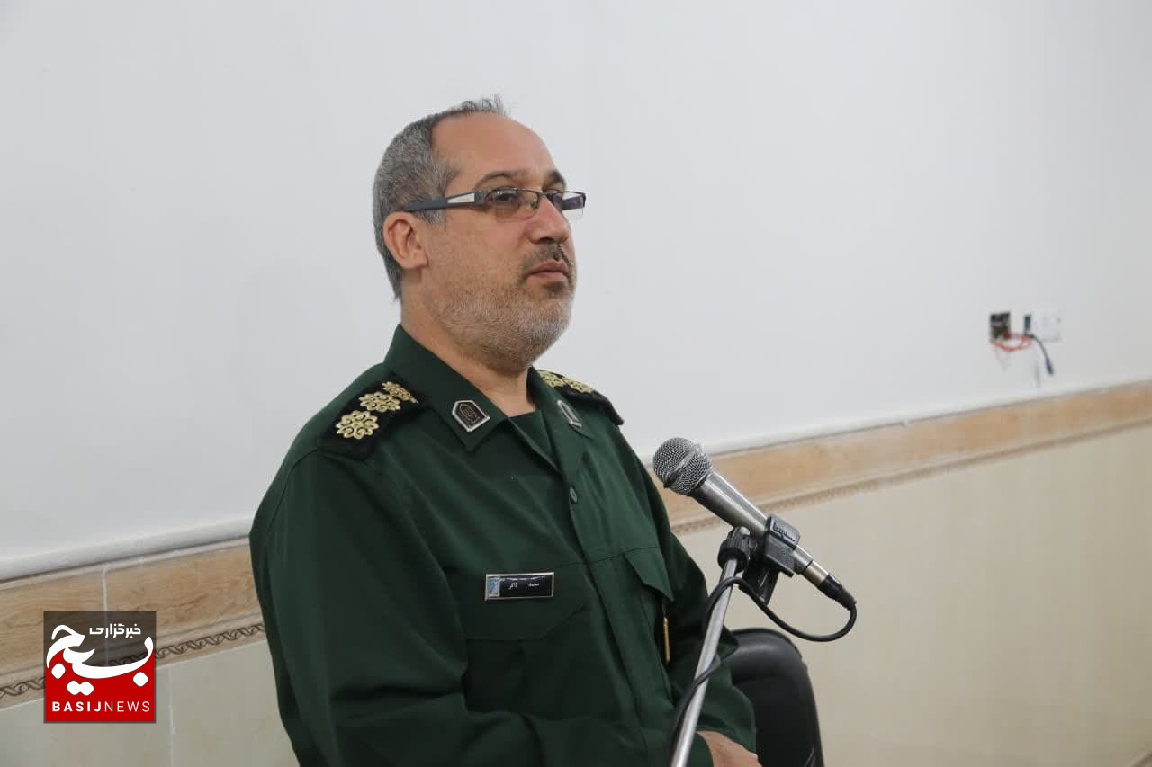 مسوول دفتر نمایندگی ولیفقیه در ناحیه مقاومت امام حسین(ع) معارفه شد مسوول دفتر نمایندگی ولیفقیه در ناحیه مقاومت امام حسین(ع) معارفه شد