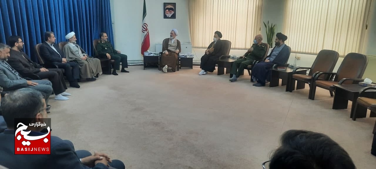 ادامه دیدارهای نوروزی فرمانده سپاه استان قم با علما و اساتید برجسته حوزوی ادامه دیدارهای نوروزی فرمانده سپاه استان قم با علما و اساتید برجسته حوزوی