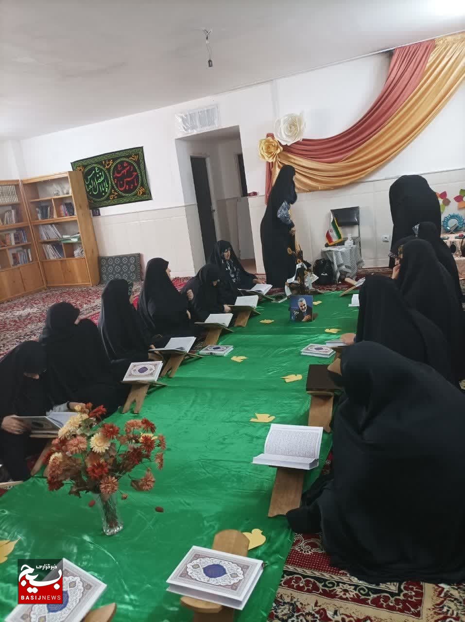 جزءخوانی قرآن کریم در ماه مبارک رمضان در پایگاه عقیله بنی هاشم(س) قم جزءخوانی قرآن کریم در ماه مبارک رمضان در پایگاه عقیله بنی هاشم(س) قم