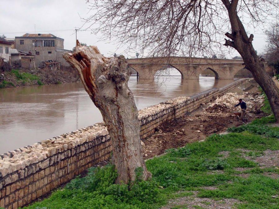 پل تاریخی آق قلا یادگاری از دوره صفویه پل تاریخی آق قلا یادگاری از دوره صفویه