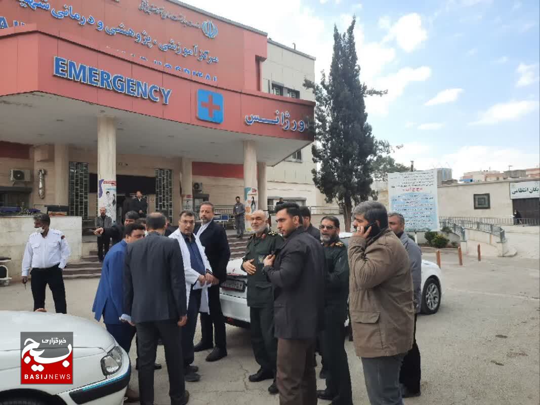 عیادت سردار سلامی و زینب سلیمانی از مجروحان حادثه تروریستی روز گذشته کرمان