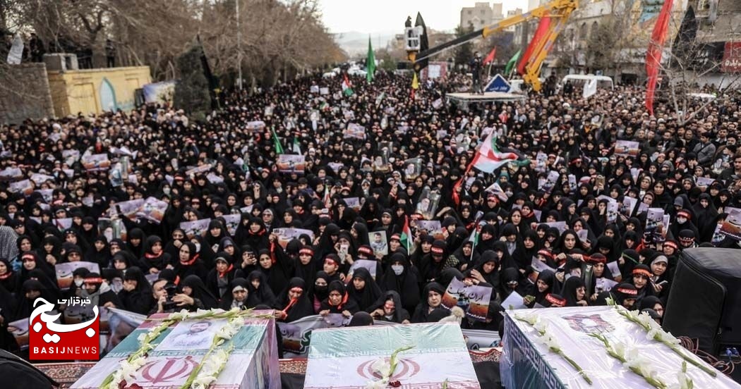 تشییع پیکر ۲ شهید حادثه تروریستی کرمان و شهید دفاع مقدس در مشهدالرضا+تصاویر
