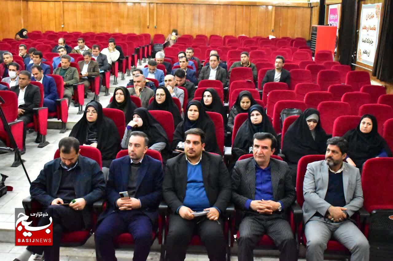 پیشکسوتان عرصه سوادآموزی در کهگیلویه و بویراحمد تجلیل شدند/ نرخ باسوادی در کهگیلویه و بویراحمد به ۹۷ درصد رسیده است