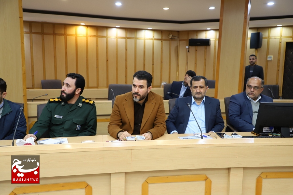 دشمن برای ایجاد فضای ناامیدی در جامعه تلاش گستردهای میکند دشمن برای ایجاد فضای ناامیدی در جامعه تلاش گستردهای میکند