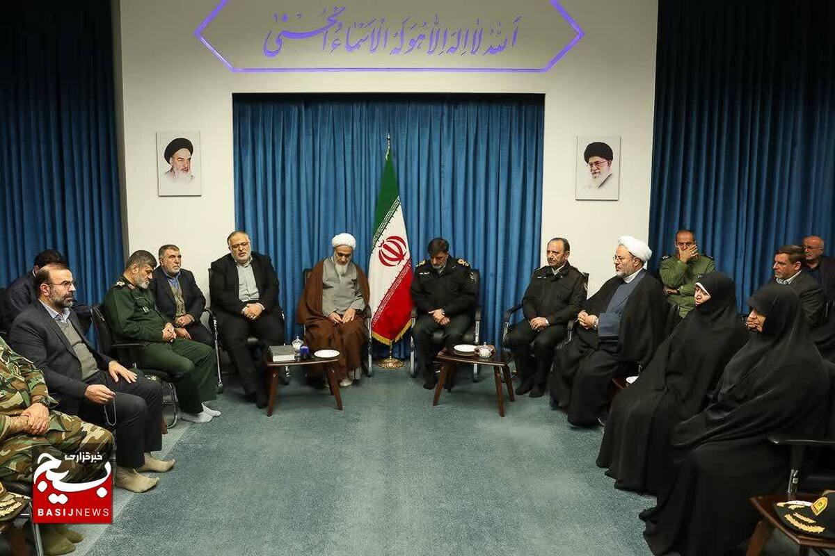 سردار رادان فرمانده کل انتظامی کشور با نماینده رهبر معظم انقلاب در استان قزوین دیدار کرد