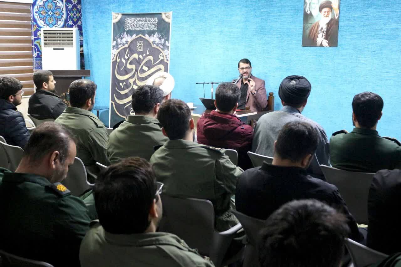 هر موقع دیدی دشمن در مقابلتان عربده میکشد بدانید که قدرتمندید هر موقع دیدی دشمن در مقابلتان عربده میکشد بدانید که قدرتمندید