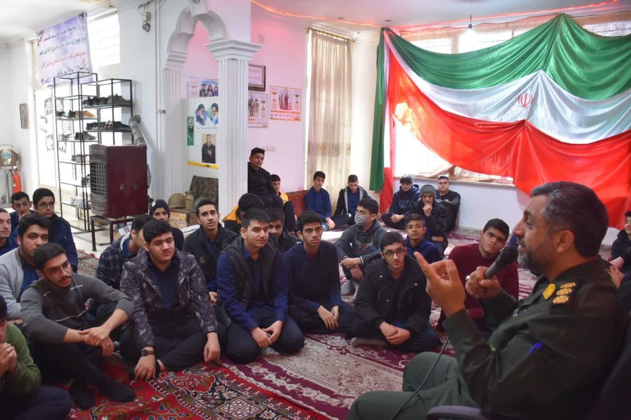 برگزاری جشن پیروزی انقلاب اسلامی و همایش جهاد تبیین در دبیرستان معارف و علوم اسلامی صدرا برگزاری جشن پیروزی انقلاب اسلامی و همایش جهاد تبیین در دبیرستان معارف و علوم اسلامی صدرا