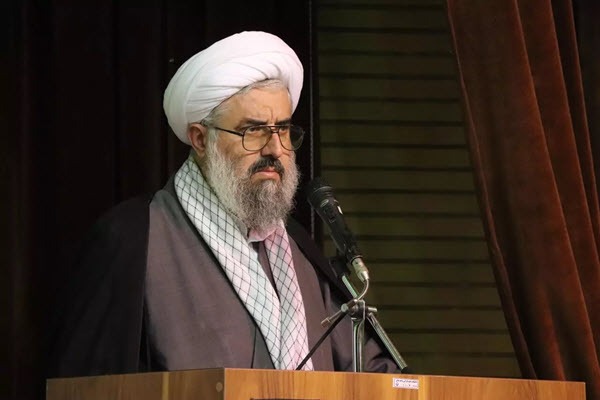 دشمن تاب و تحمل حضور همیشه در صحنه مردم را ندارد