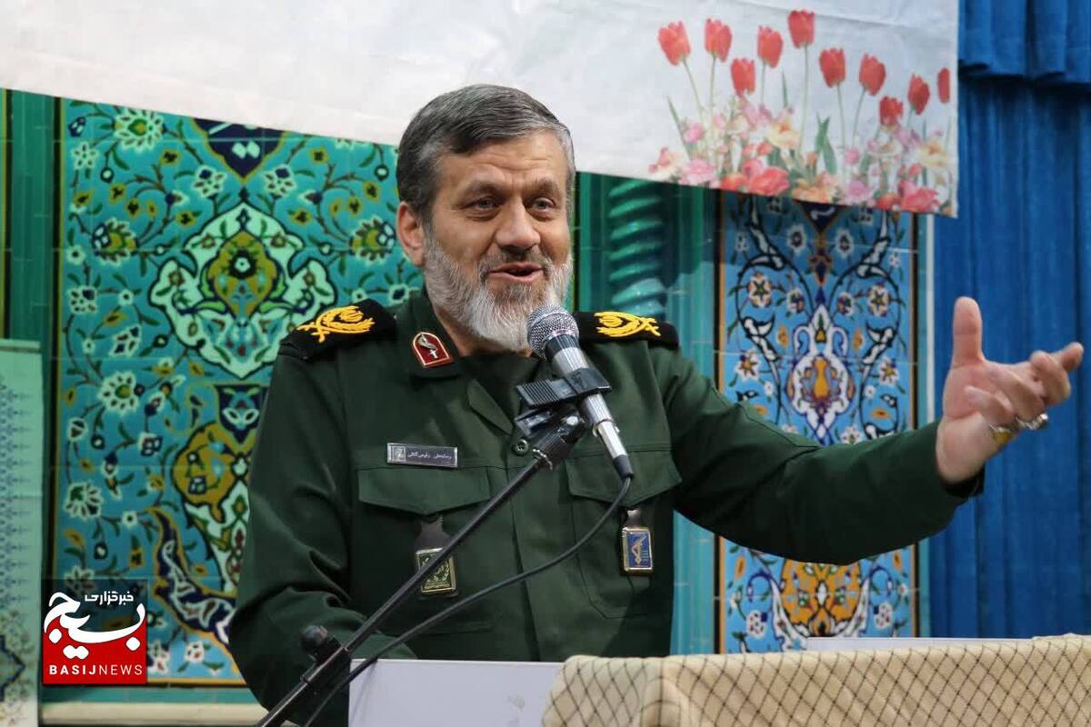 امام خمینی(ره) اسلام را احیا کرد و به آن عزت بخشید