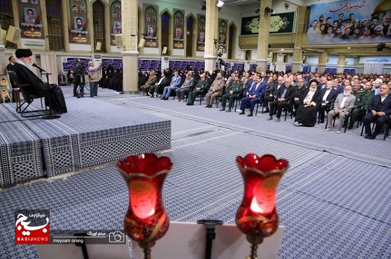 دیدار اعضای کنگره ملی بزرگداشت ۲۴ هزار شهید تهران با رهبر معظم انقلاب اسلامی دیدار اعضای کنگره ملی بزرگداشت ۲۴ هزار شهید تهران با رهبر معظم انقلاب اسلامی