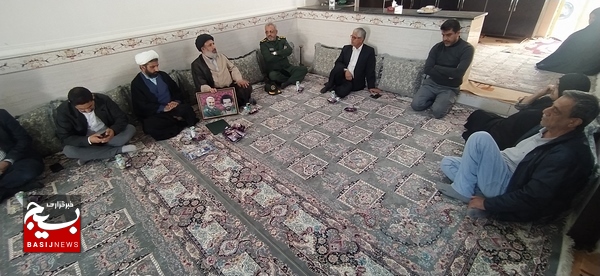 دیدار با خانواده شهید ابراهیم زمانی در دلوار دیدار با خانواده شهید ابراهیم زمانی در دلوار