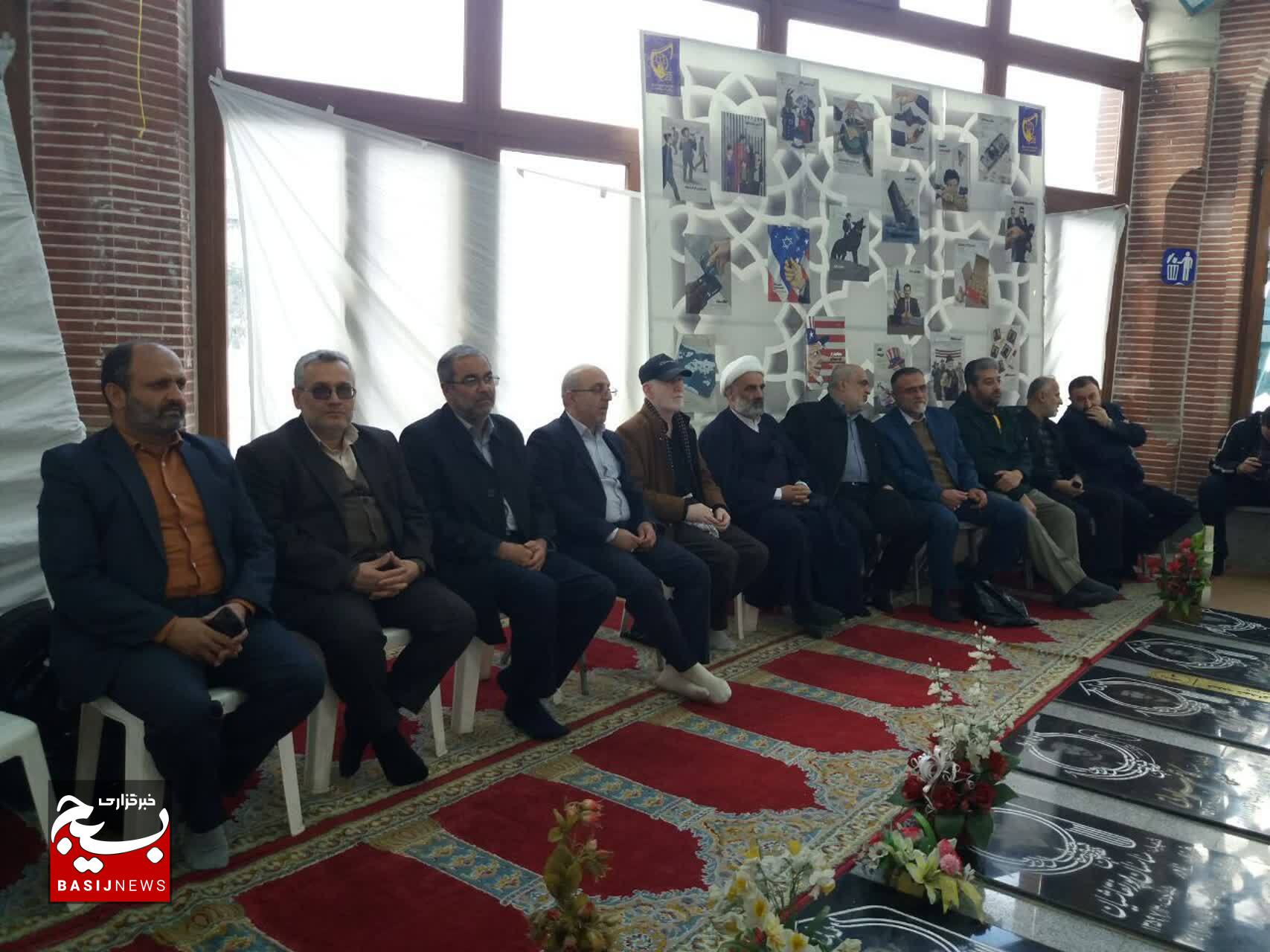 جامعه پزشکی در دوران دفاع مقدس نمره قبولی از امام (ره) را گرفته است جامعه پزشکی در دوران دفاع مقدس نمره قبولی از امام (ره) را گرفته است