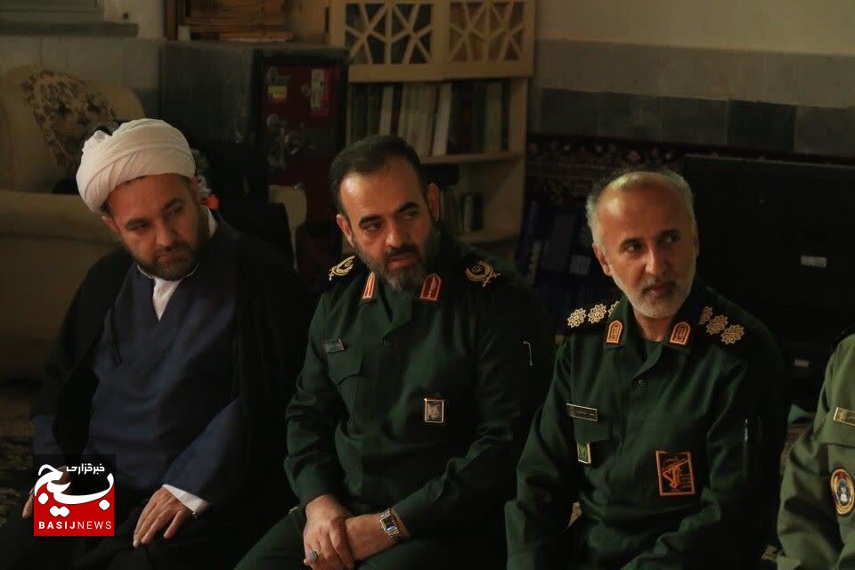 دیدار فرمانده سپاه قدس گیلان با معتکفین در رشت دیدار فرمانده سپاه قدس گیلان با معتکفین در رشت