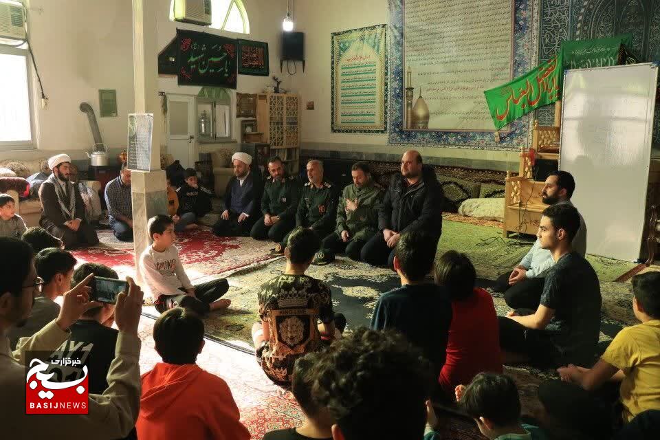 دیدار فرمانده سپاه قدس گیلان با معتکفین در رشت دیدار فرمانده سپاه قدس گیلان با معتکفین در رشت