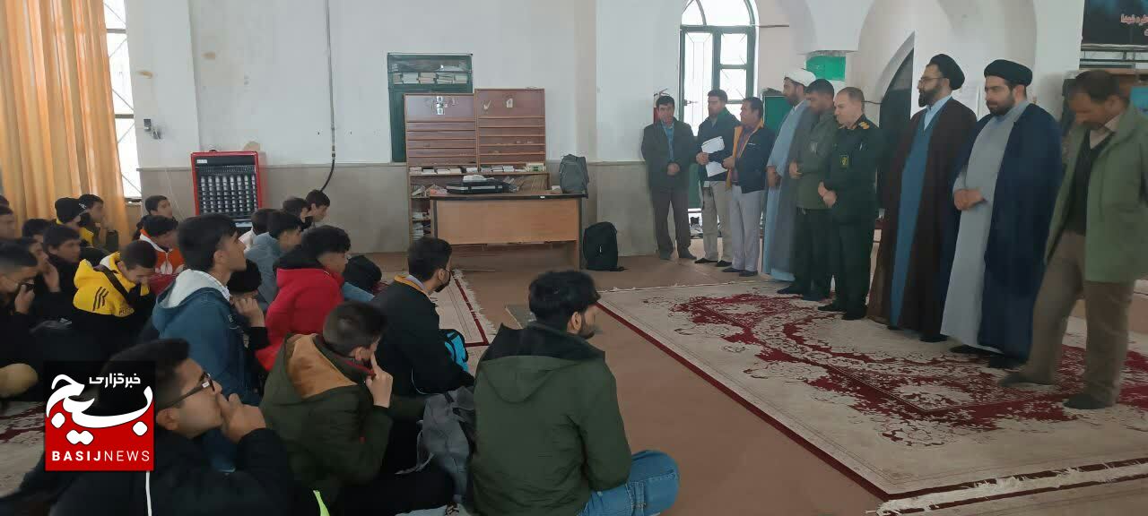 اعزام 120 دانش آموز عشایری استان به اردوی راهیان نور اعزام 120 دانش آموز عشایری استان به اردوی راهیان نور