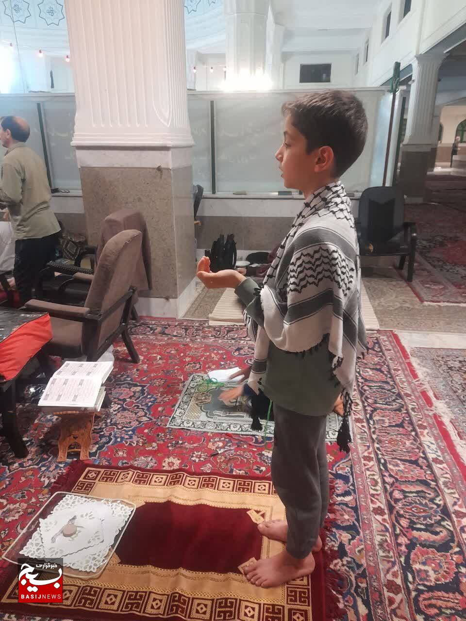 مشارکت یک‌هزار و ۴۵ نفر از دهه هشتادی‌ و نودی‌های طرقبه شاندیز در آیین معنوی اعتکاف+تصاویر