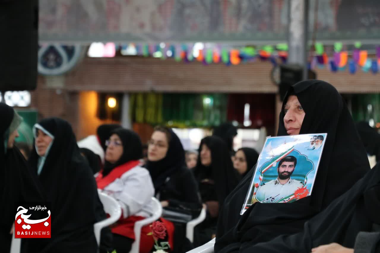 برگزاری شهدای بهداری سپاه و امدادگر گیلان برگزاری شهدای بهداری سپاه و امدادگر گیلان