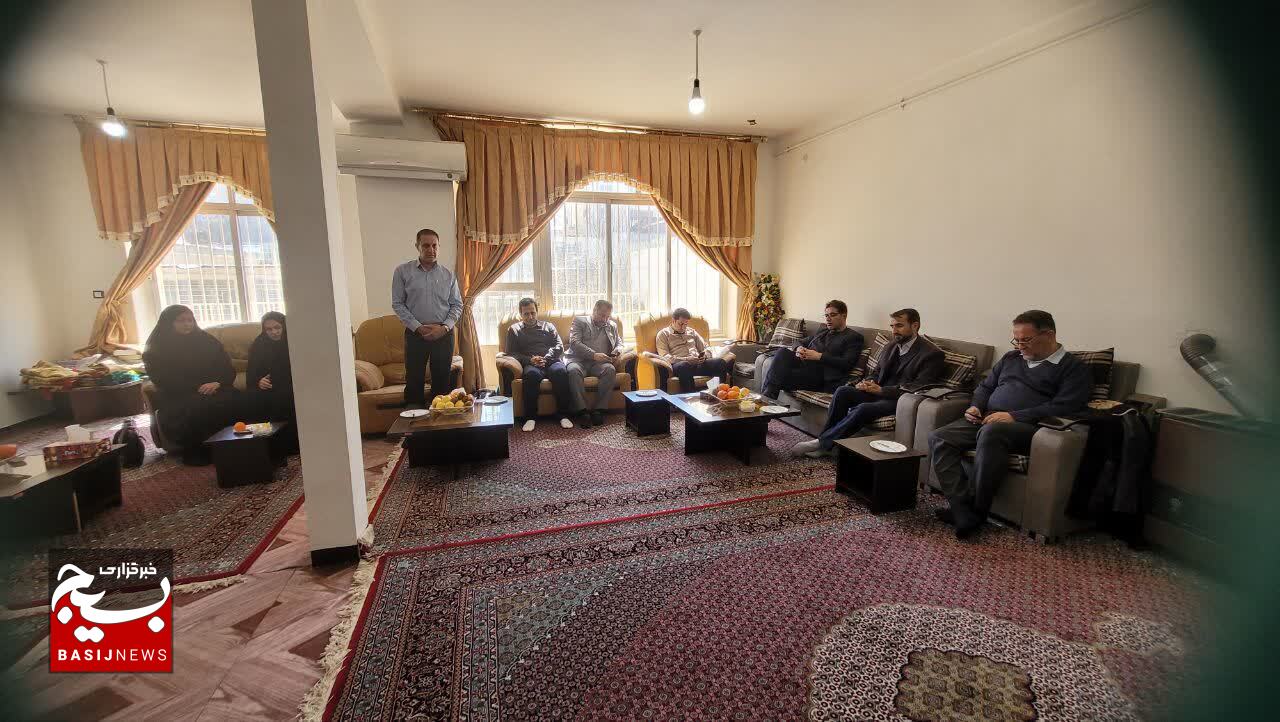 دیدار صمیمانه بسیج اساتید دانشگاه آزاد اسلامي کهگیلویه و بویراحمد با فرمانده تیپ ۴٨ فتح استان دیدار صمیمانه بسیج اساتید دانشگاه آزاد اسلامي کهگیلویه و بویراحمد با فرمانده تیپ ۴٨ فتح استان