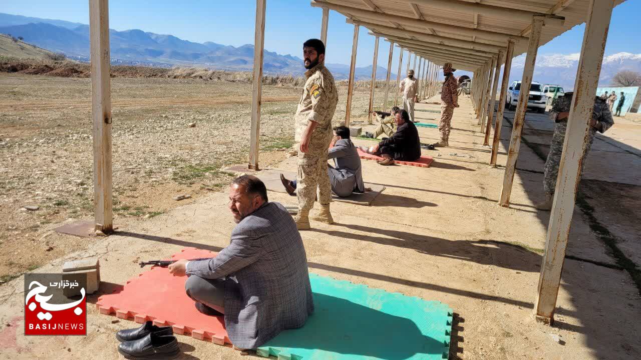 دیدار صمیمانه بسیج اساتید دانشگاه آزاد اسلامي کهگیلویه و بویراحمد با فرمانده تیپ ۴٨ فتح استان دیدار صمیمانه بسیج اساتید دانشگاه آزاد اسلامي کهگیلویه و بویراحمد با فرمانده تیپ ۴٨ فتح استان