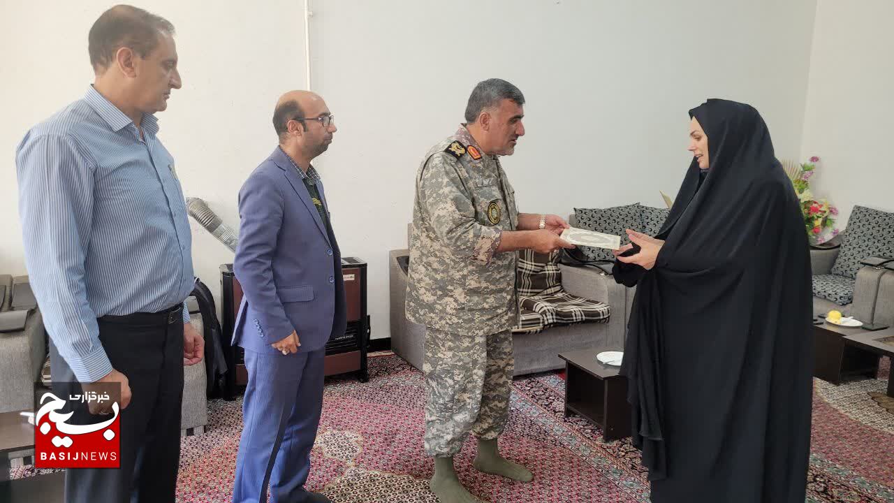 دیدار صمیمانه بسیج اساتید دانشگاه آزاد اسلامي کهگیلویه و بویراحمد با فرمانده تیپ ۴٨ فتح استان دیدار صمیمانه بسیج اساتید دانشگاه آزاد اسلامي کهگیلویه و بویراحمد با فرمانده تیپ ۴٨ فتح استان