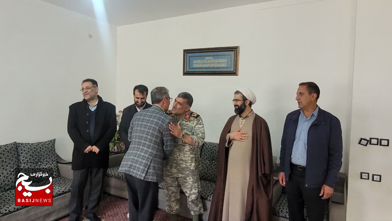 دیدار صمیمانه بسیج اساتید دانشگاه آزاد اسلامي کهگیلویه و بویراحمد با فرمانده تیپ ۴٨ فتح استان دیدار صمیمانه بسیج اساتید دانشگاه آزاد اسلامي کهگیلویه و بویراحمد با فرمانده تیپ ۴٨ فتح استان