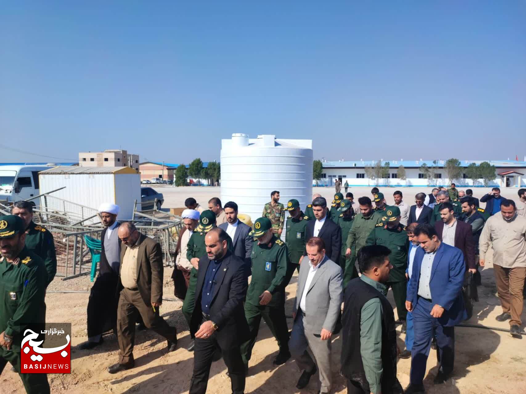 کلنگ زنی مجتمع اردوگاهی شهدای سپاه فتح در خرمشهر کلنگ زنی مجتمع اردوگاهی شهدای سپاه فتح در خرمشهر