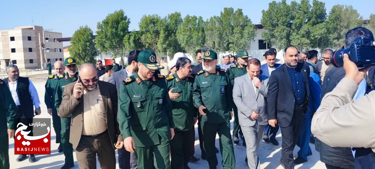 کلنگ زنی مجتمع اردوگاهی شهدای سپاه فتح در خرمشهر کلنگ زنی مجتمع اردوگاهی شهدای سپاه فتح در خرمشهر