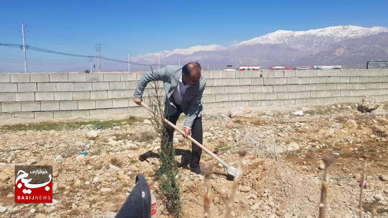 کاشت بیش از 2 هزار نهال در شهرک ها و نواحی صنعتی کهگیلویه وبویراحمد