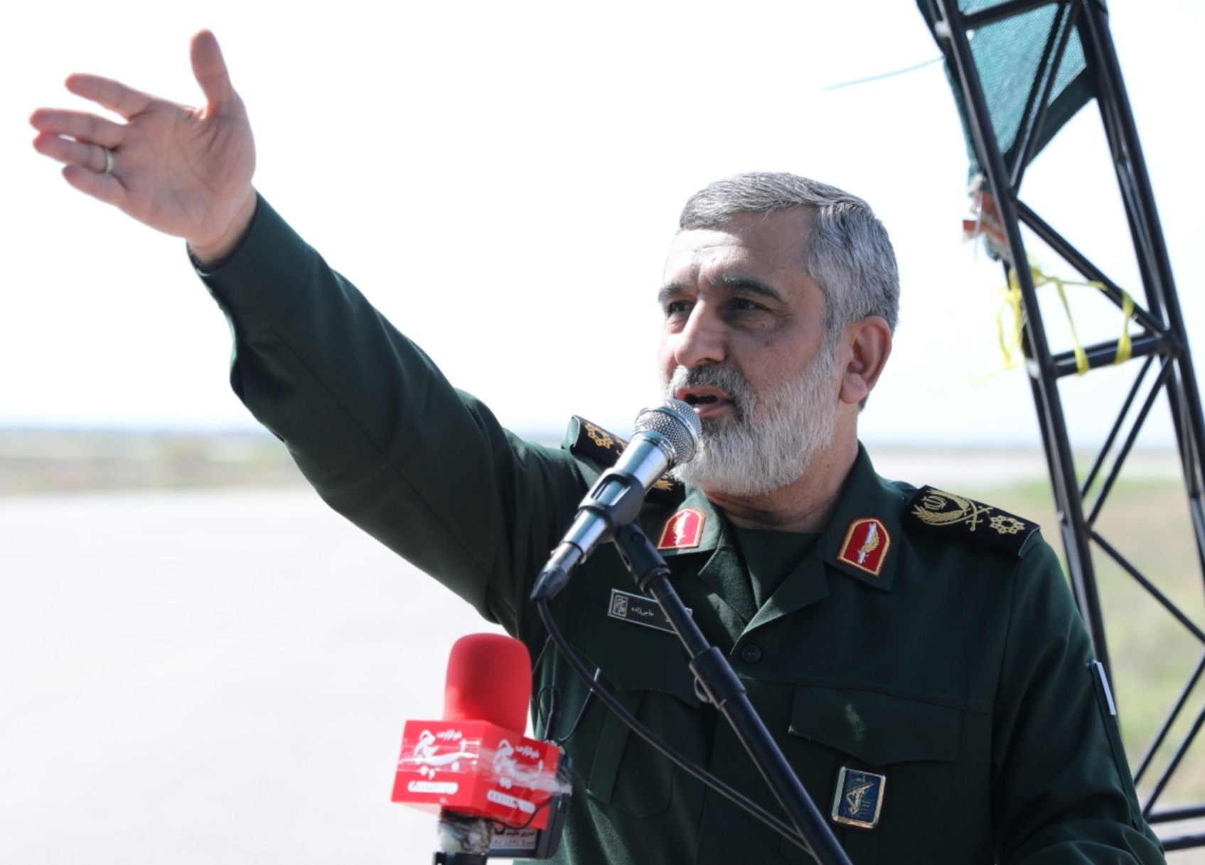 حضور سردار حاجی زاده در بین سمپادی ها حضور سردار حاجی زاده در بین سمپادی ها