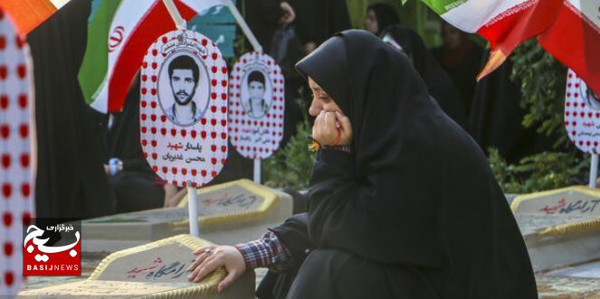 تجلیل از ۳۳ برگزیده جشنواره «رهاورد سرزمین نور» تجلیل از ۳۳ برگزیده جشنواره «رهاورد سرزمین نور»