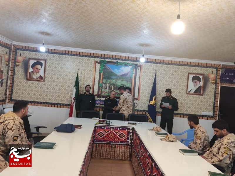 تجلیل از سربازان ناحیه عشایر کهگیلویه و بویراحمد تجلیل از سربازان ناحیه عشایر کهگیلویه و بویراحمد
