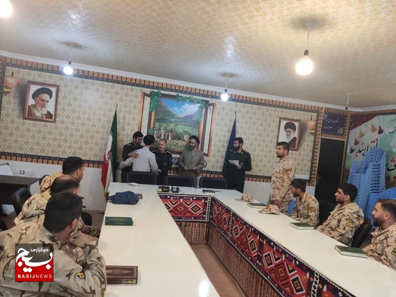 تجلیل از سربازان ناحیه عشایر کهگیلویه و بویراحمد تجلیل از سربازان ناحیه عشایر کهگیلویه و بویراحمد