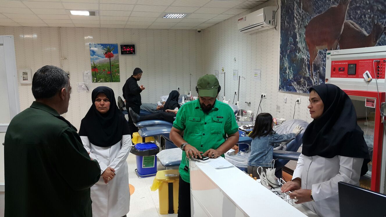 اهدای خون رزمندگان تیپ 48 فتح در آخرین روزهای سال اهدای خون رزمندگان تیپ 48 فتح در آخرین روزهای سال