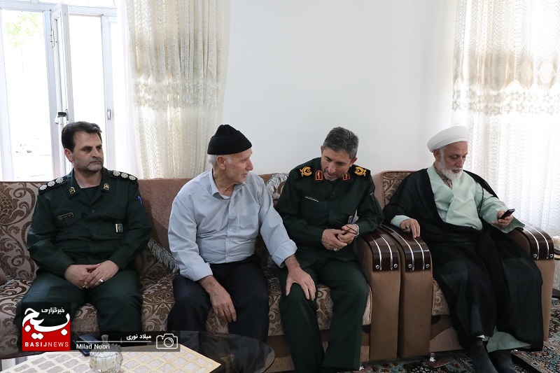 عمل به سیره شهدا وظیفه یکایک ما است عمل به سیره شهدا وظیفه یکایک ما است