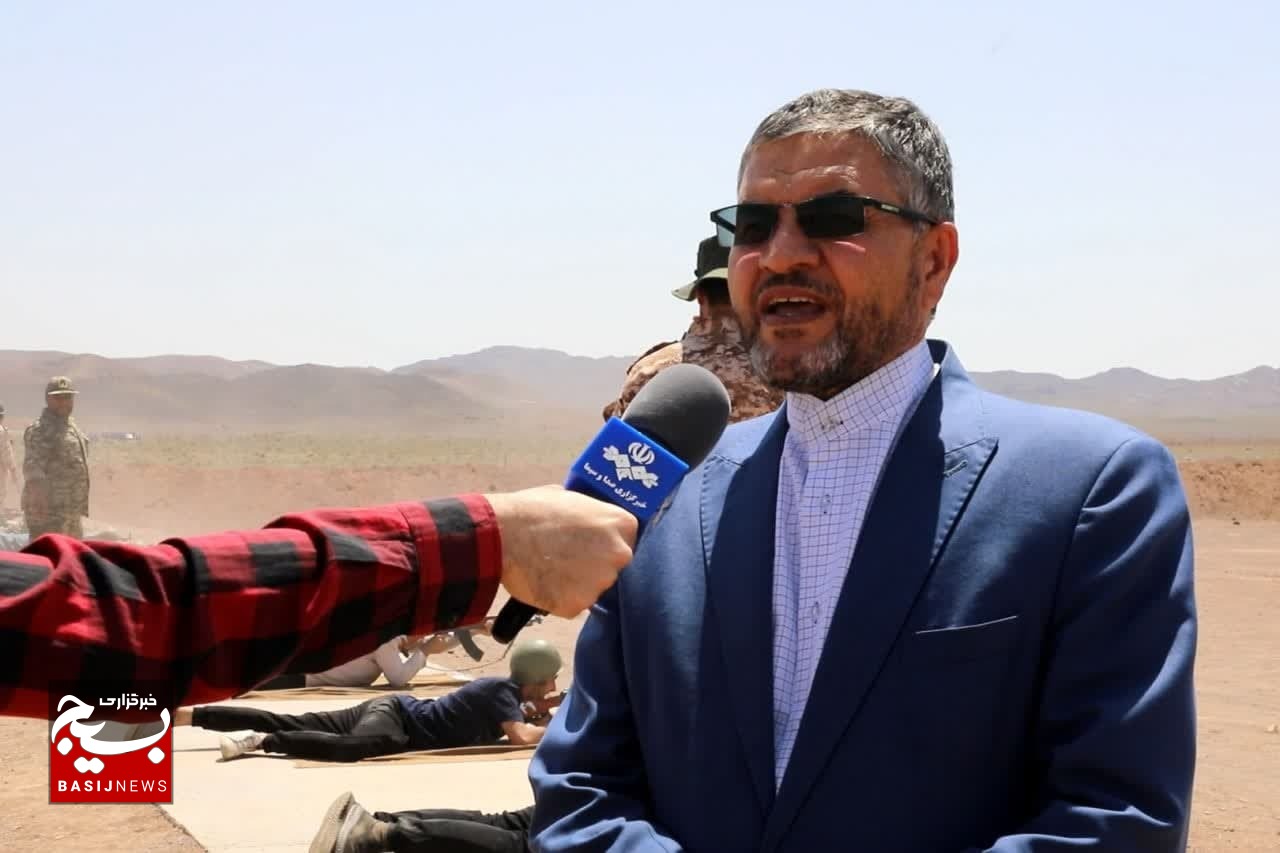 شرکت ۷ هزار دانشآموز قمی در اردوی عملی درس آمادگی دفاعی شرکت ۷ هزار دانشآموز قمی در اردوی عملی درس آمادگی دفاعی