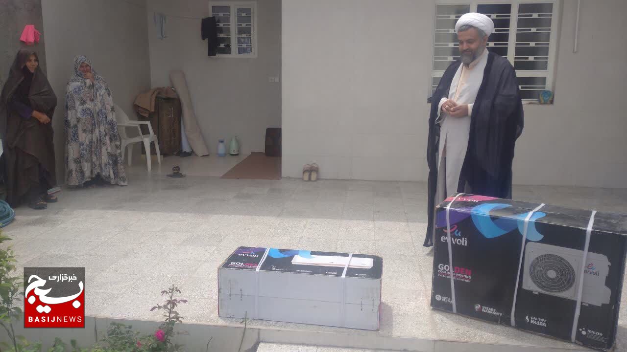 همدلی و همیاری با خانواده شهید کاظمی همدلی و همیاری با خانواده شهید کاظمی