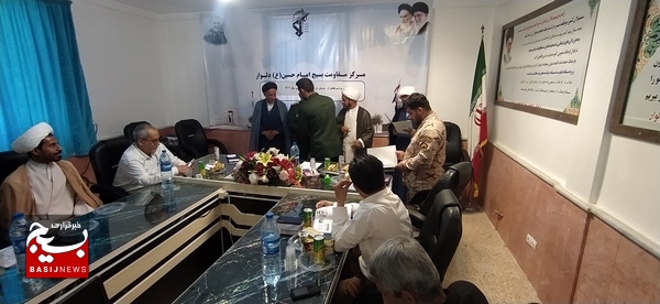 مراسم تجلیل از مربیان بمناسبت هفته عقیدتی سیاسی در دلوار برگزار شد
