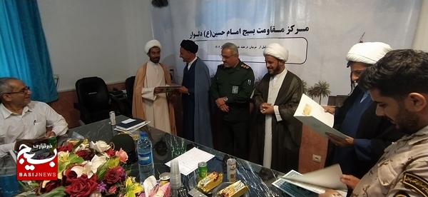 مراسم تجلیل از مربیان بمناسبت هفته عقیدتی سیاسی در دلوار برگزار شد
