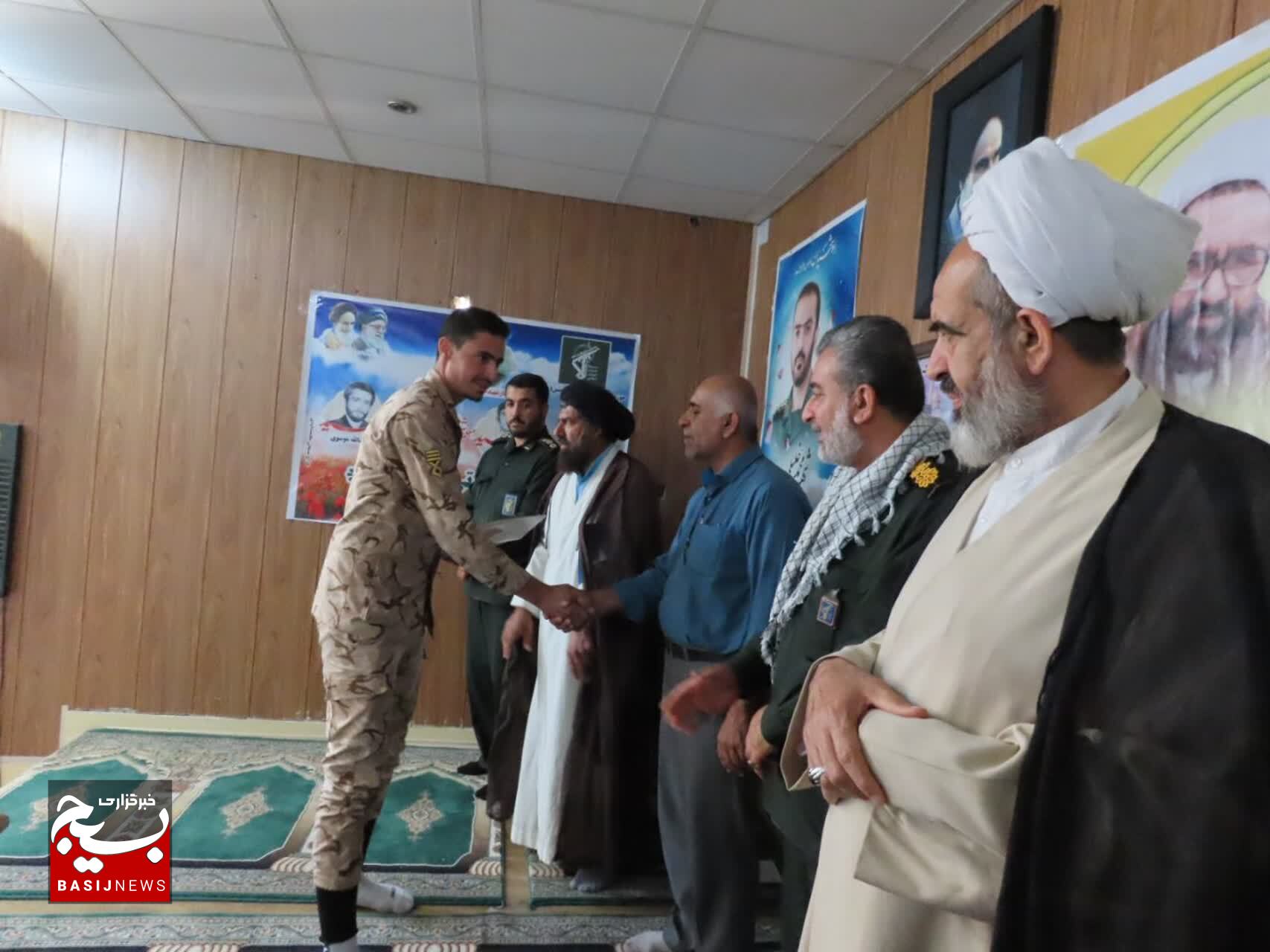 از مربیان عقیدتی سیاسی در باغملک تجلیل بعمل آمد از مربیان عقیدتی سیاسی در باغملک تجلیل بعمل آمد