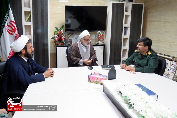 دیدار با امام جمعه کنگان به مناسبت هفته عقیدتی/ تشریح برنامههای ویژه بزرگداشت هفته عقیدتی سیاسی در کنگان دیدار با امام جمعه کنگان به مناسبت هفته عقیدتی/ تشریح برنامههای ویژه بزرگداشت هفته عقیدتی سیاسی در کنگان