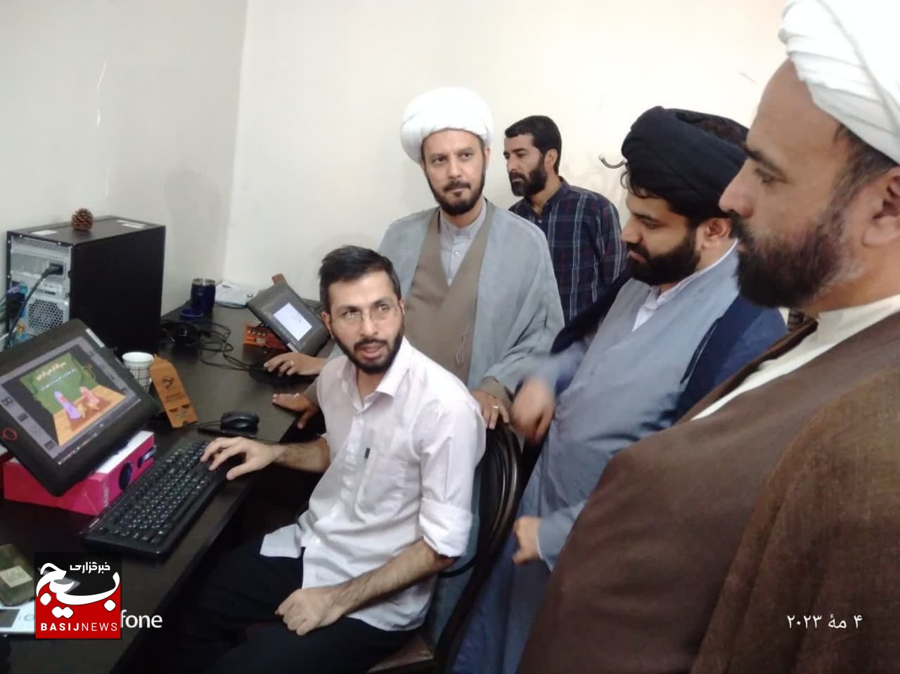 اصلی ترین مأموریت بسیج طلاب، جهاد تبیین است اصلی ترین مأموریت بسیج طلاب، جهاد تبیین است