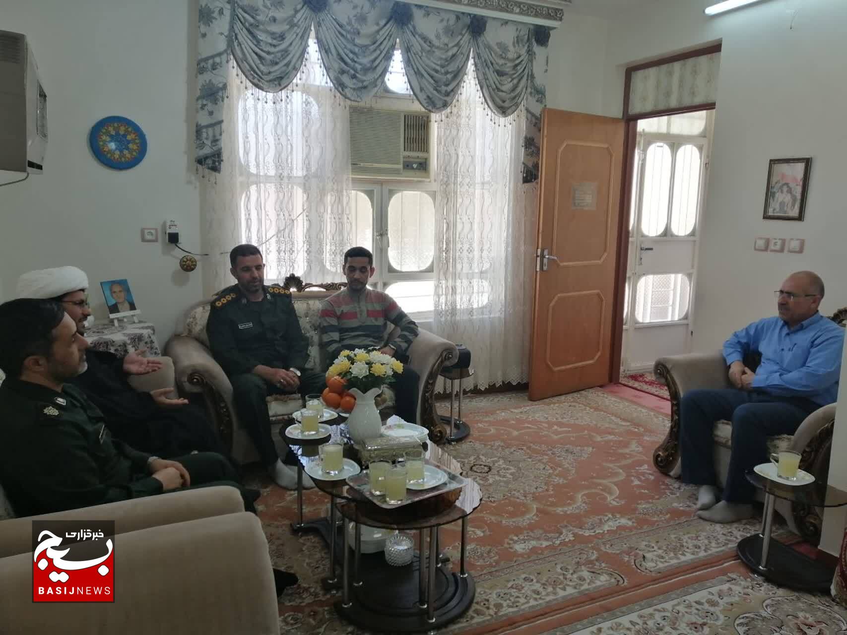 دیدار با خانواده معظم شهدا درشوشتر دیدار با خانواده معظم شهدا درشوشتر