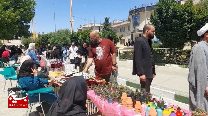 ًبازدید مسئول نماینده ولی فقیه در سپاه شهرستان قدس از نمایشگاه عرضه محصولات اقتصاد مقاومتی ًبازدید مسئول نماینده ولی فقیه در سپاه شهرستان قدس از نمایشگاه عرضه محصولات اقتصاد مقاومتی