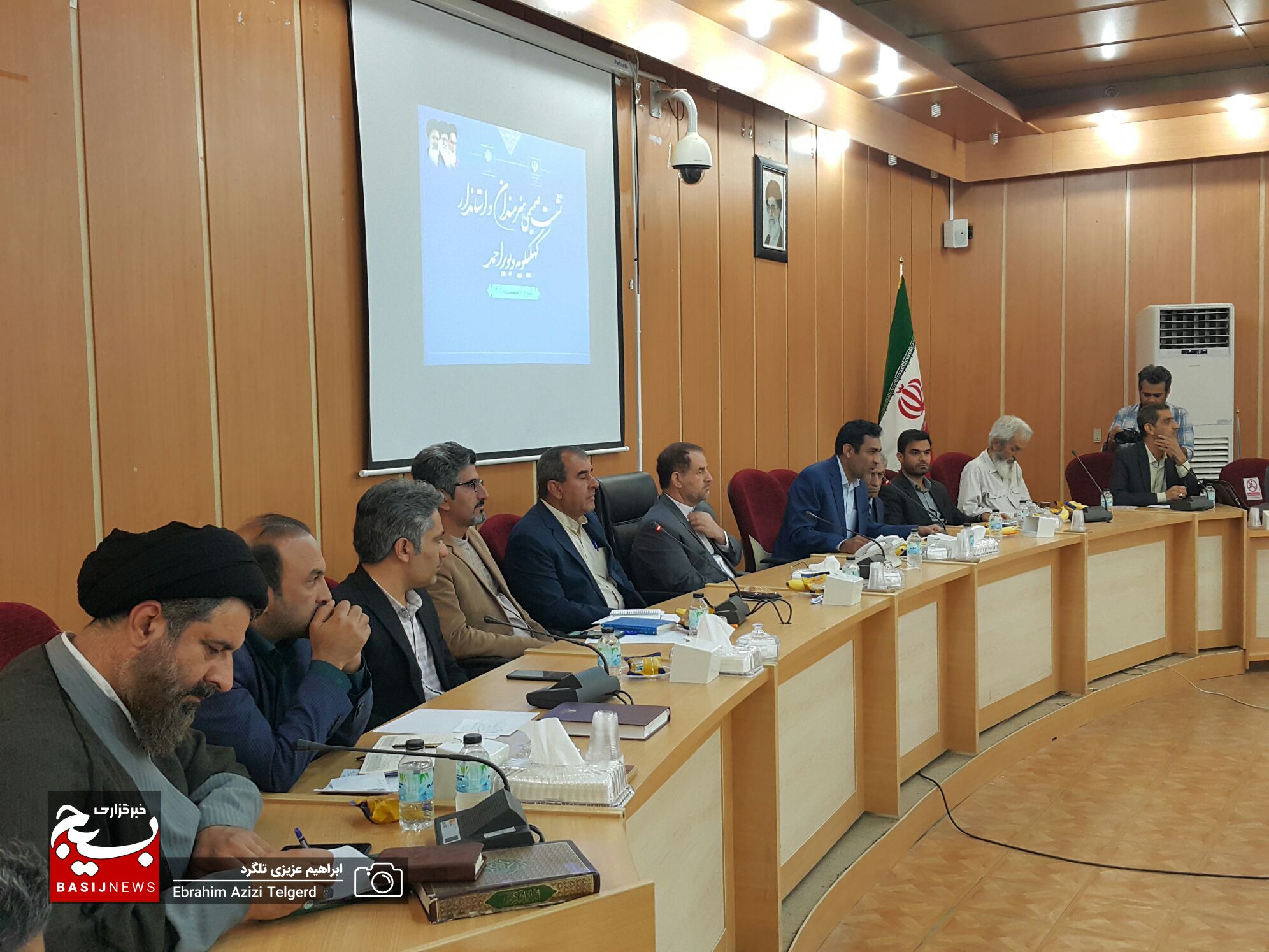 نشست صمیمی هنرمندان با استاندار کهگیلویه و بویراحمد
