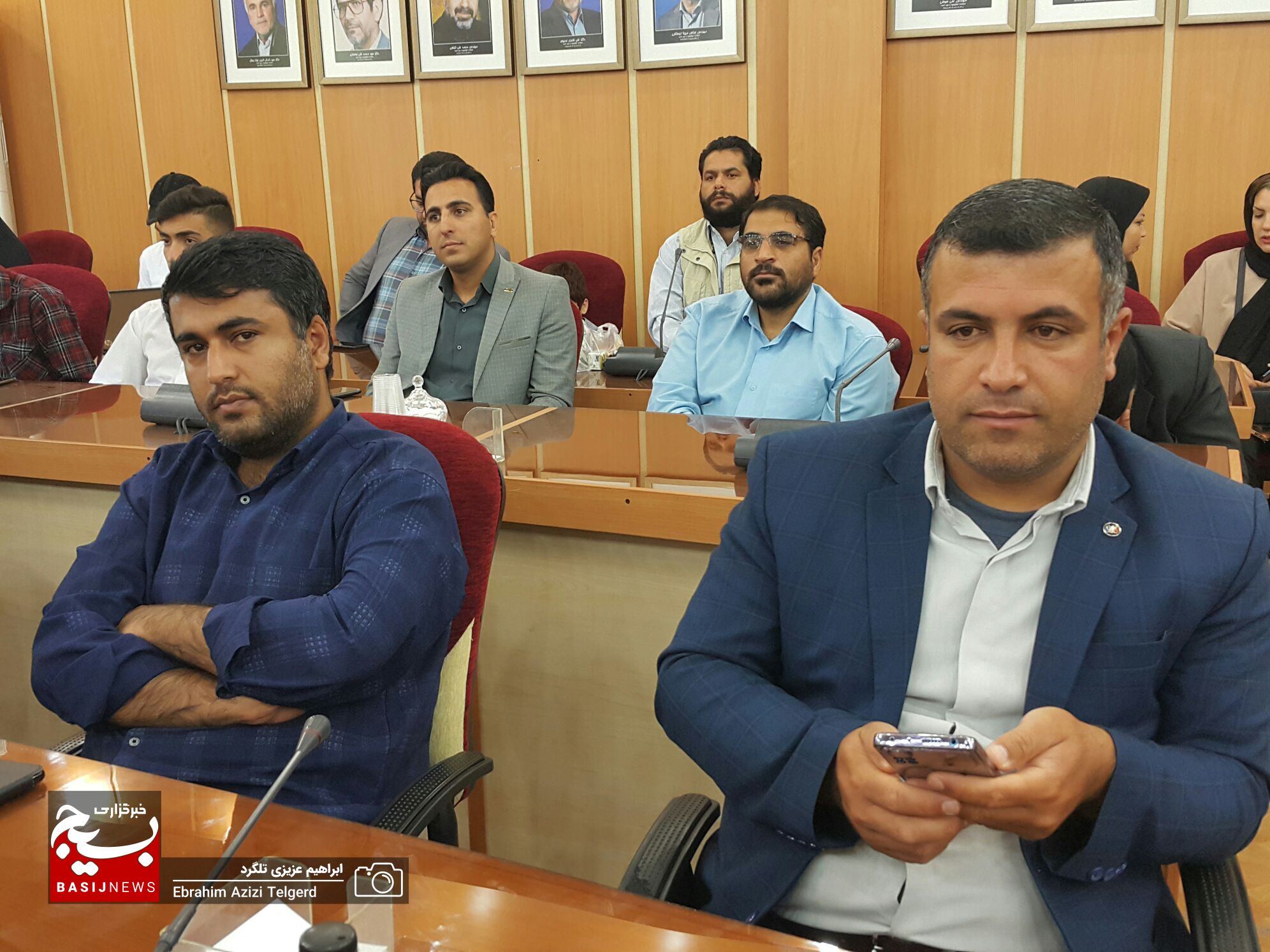 نشست صمیمی هنرمندان با استاندار کهگیلویه و بویراحمد